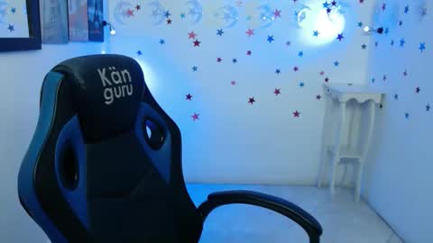 Snapshot of allisonlove_88 chatting on 14, 2, 2025 ALLISON online show from 14, 2, 2025