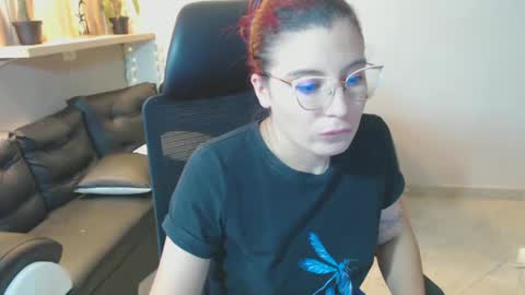 Snapshot of allisonlove_88 chatting on 12, 3, 2025 ALLISON online show from 12, 3, 2025