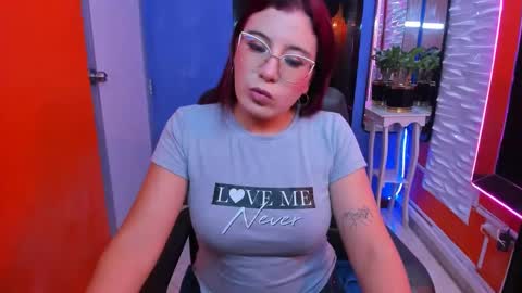 Snapshot of allisonlove_88 chatting on 14, 9, 2025 ALLISON online show from 14, 9, 2025