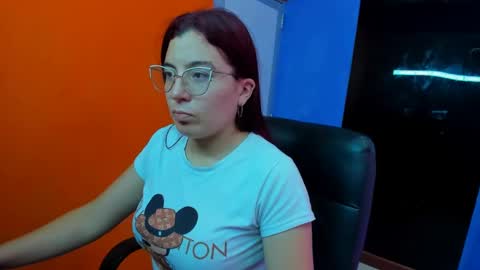 Snapshot of allisonlove_88 chatting on 23, 9, 2025 ALLISON online show from 23, 9, 2025