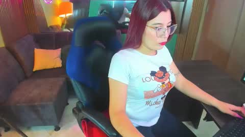 Snapshot of allisonlove_88 chatting on 17, 10, 2025 ALLISON online show from 17, 10, 2025