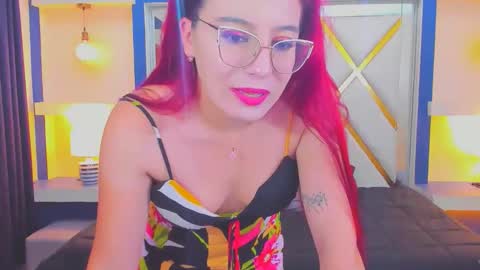 Snapshot of allisonlove_88 chatting on 13, 11, 2025 ALLISON online show from 13, 11, 2025