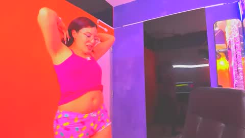 Snapshot of allisonlove_88 chatting on 27, 11, 2025 ALLISON online show from 27, 11, 2025