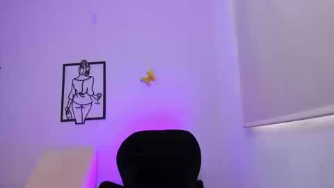 Snapshot of allisonn_bell chatting on 11, 9, 2025 Allison online show from 11, 9, 2025