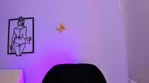 Snapshot of allisonn_bell chatting on 16, 9, 2025 Allison online show from 16, 9, 2025