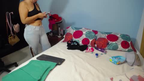 Snapshot of allisonnjones chatting on 11, 10, 2025 allisonnjones online show from 11, 10, 2025