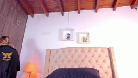 Snapshot of allisson_m chatting on 2, 10, 2025 allisson online show from 2, 10, 2025