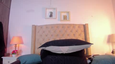 Snapshot of allisson_m chatting on 22, 10, 2025 allisson online show from 22, 10, 2025