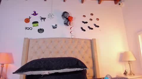 Snapshot of allisson_m chatting on 2, 11, 2025 allisson online show from 2, 11, 2025