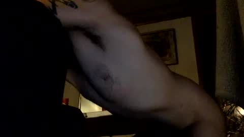 Snapshot of allitrunnin chatting on 25, 10, 2025 allitrunnin online show from 25, 10, 2025