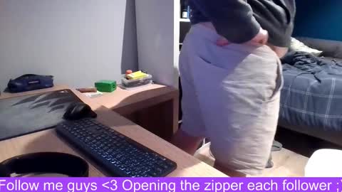 Snapshot of allowis2 chatting on 13, 12, 2025 allowis2 online show from 13, 12, 2025