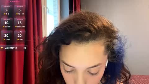 Snapshot of alluring_vibes_69 chatting on 16, 12, 2025 Esme online show from 16, 12, 2025