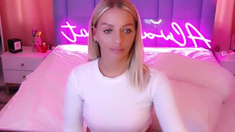 AlwaysHot online show from 8, 1, 2025