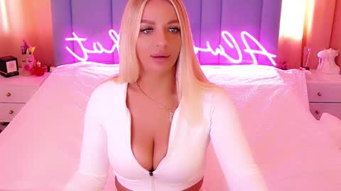 AlwaysHot online show from 18, 2, 2025