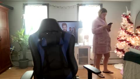 Snapshot of allyanalangel chatting on 27, 1, 2025 allyanalangel online show from 27, 1, 2025