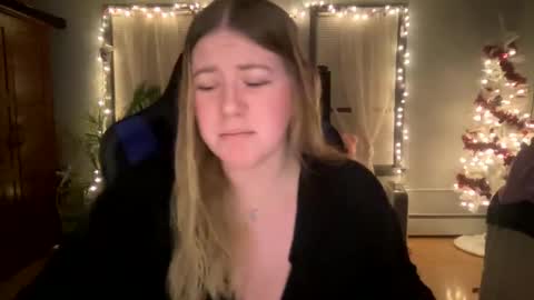 Snapshot of allyanalangel chatting on 29, 1, 2025 allyanalangel online show from 29, 1, 2025