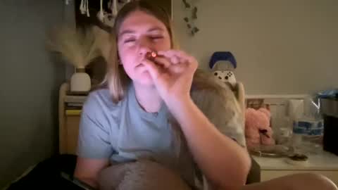 Snapshot of allyanalangel chatting on 11, 2, 2025 allyanalangel online show from 11, 2, 2025