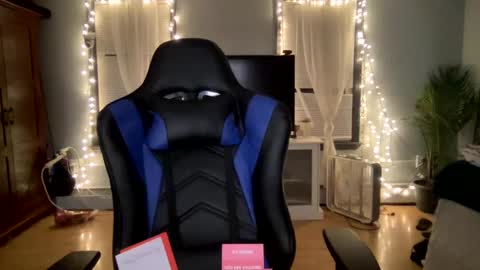 Snapshot of allyanalangel chatting on 15, 2, 2025 allyanalangel online show from 15, 2, 2025