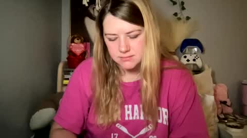 Snapshot of allyanalangel chatting on 5, 3, 2025 allyanalangel online show from 5, 3, 2025