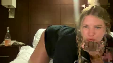 Snapshot of allyanalangel chatting on 21, 9, 2025 allyanalangel online show from 21, 9, 2025