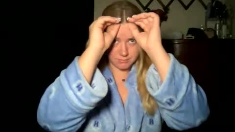 Snapshot of allyanalangel chatting on 2, 11, 2025 allyanalangel online show from 2, 11, 2025