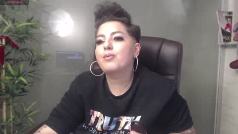 Snapshot of allyiah chatting on 17, 12, 2024 online show from 17, 12, 2024