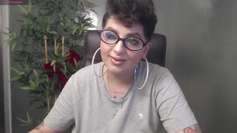 Snapshot of allyiah chatting on 20, 12, 2024 online show from 20, 12, 2024
