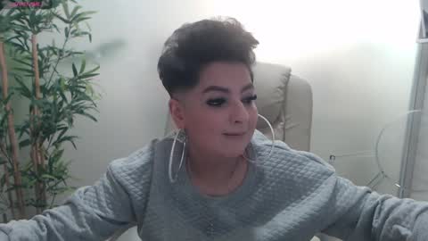 Snapshot of allyiah chatting on 25, 12, 2024 online show from 25, 12, 2024