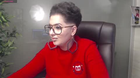 Snapshot of allyiah chatting on 17, 1, 2025 online show from 17, 1, 2025