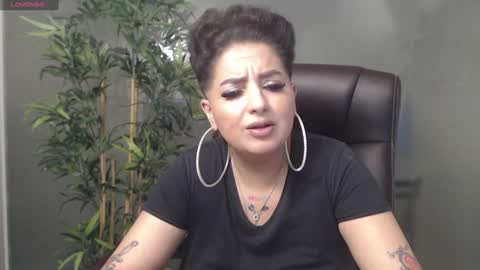Snapshot of allyiah chatting on 23, 1, 2025 online show from 23, 1, 2025