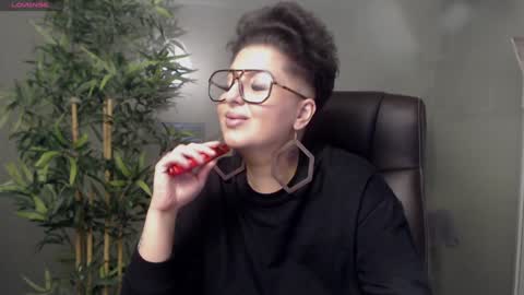 Snapshot of allyiah chatting on 25, 1, 2025 online show from 25, 1, 2025
