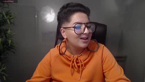 Snapshot of allyiah chatting on 27, 1, 2025 online show from 27, 1, 2025