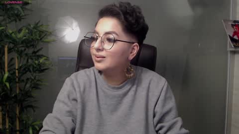 Snapshot of allyiah chatting on 2, 2, 2025 online show from 2, 2, 2025