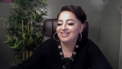 Snapshot of allyiah chatting on 5, 2, 2025 online show from 5, 2, 2025