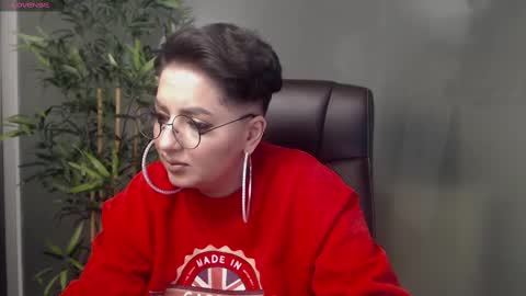 Snapshot of allyiah chatting on 15, 2, 2025 online show from 15, 2, 2025