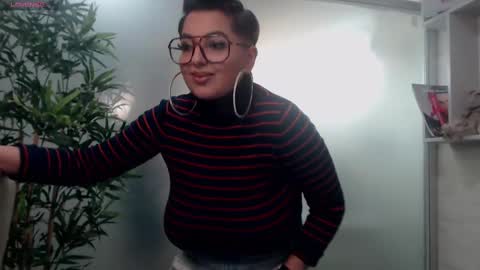 Snapshot of allyiah chatting on 21, 2, 2025 online show from 21, 2, 2025