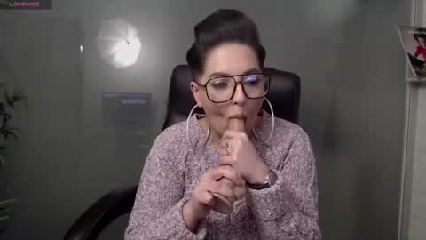 Snapshot of allyiah chatting on 23, 2, 2025 online show from 23, 2, 2025
