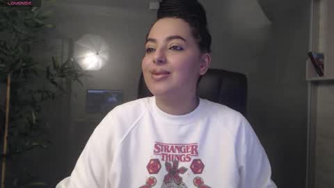 Snapshot of allyiah chatting on 5, 10, 2025 online show from 5, 10, 2025