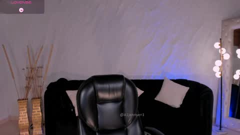 Snapshot of allyjensen chatting on 20, 5, 2026 Alisson online show from 20, 5, 2026