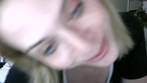 Snapshot of allyoursss1212 chatting on 21, 6, 2026 Ally Girl In Her Ally World online show from 21, 6, 2026