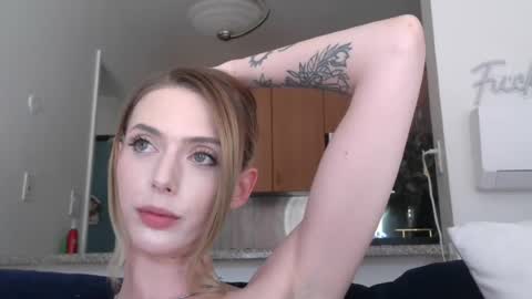 Snapshot of allyoursss1212 chatting on 18, 7, 2026 Ally Girl In Her Ally World online show from 18, 7, 2026