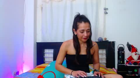 Snapshot of allyson_collins_ chatting on 27, 12, 2024 Allyson collins online show from 27, 12, 2024