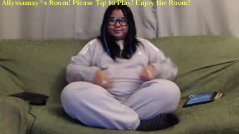 Snapshot of allyssamay chatting on 5, 1, 2025 Allyssamay online show from 5, 1, 2025