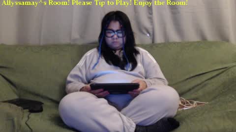 Snapshot of allyssamay chatting on 5, 1, 2025 Allyssamay online show from 5, 1, 2025