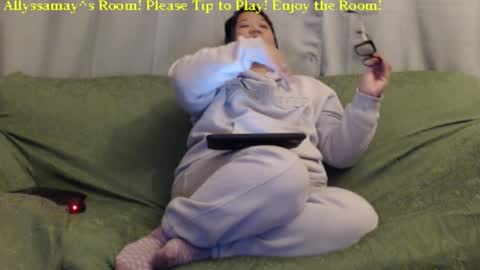 Snapshot of allyssamay chatting on 10, 1, 2025 Allyssamay online show from 10, 1, 2025