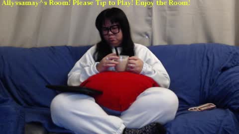Snapshot of allyssamay chatting on 4, 2, 2025 Allyssamay online show from 4, 2, 2025