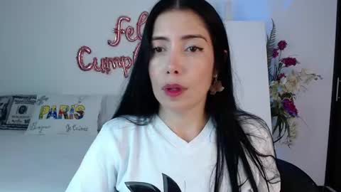 Snapshot of alma_art_ chatting on 9, 7, 2026 alma_art_ online show from 9, 7, 2026