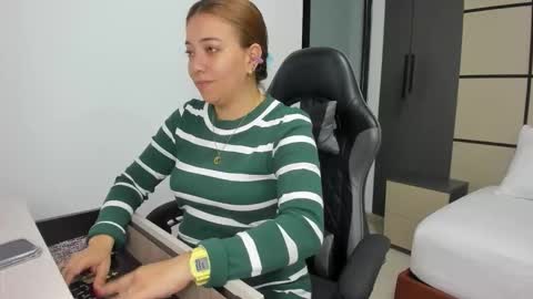 Snapshot of alma_fenix chatting on 27, 9, 2025 ALMA FENIX online show from 27, 9, 2025