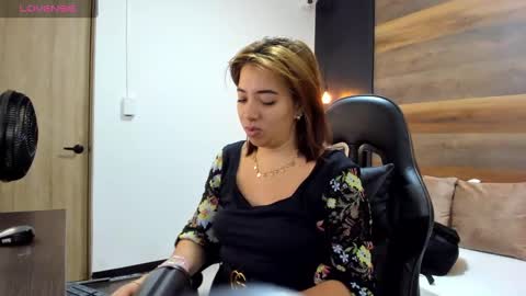 Snapshot of alma_fenix chatting on 7, 10, 2025 ALMA FENIX online show from 7, 10, 2025