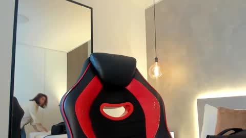 Snapshot of alma_fenix chatting on 27, 10, 2025 ALMA FENIX online show from 27, 10, 2025